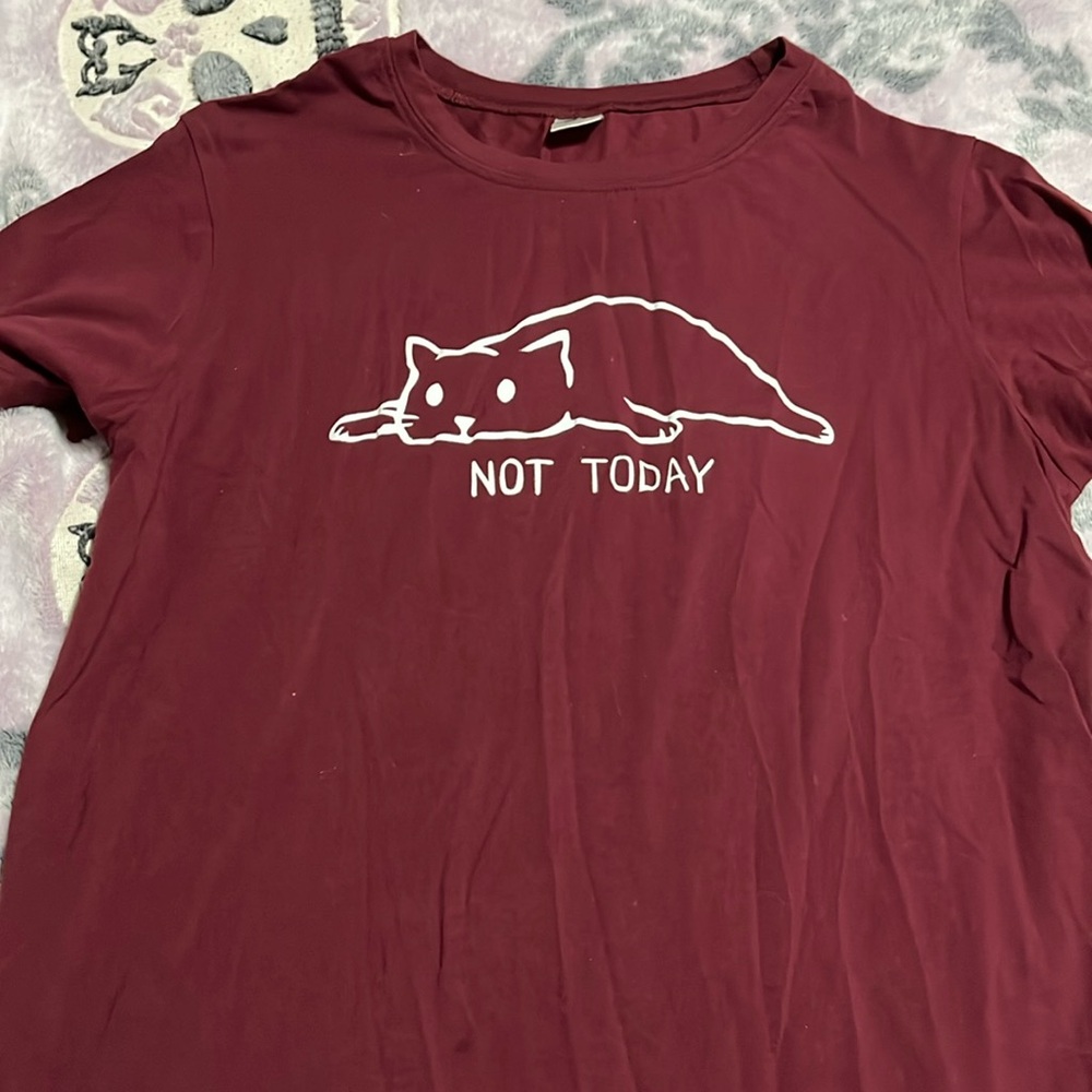 Not Today Cat T-Shirt  marron color size L